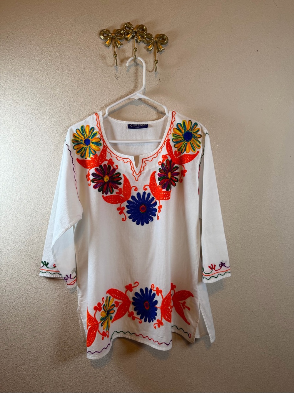 Hand-Embroidered White Cotton w/Bright Floral Motif by Royal Moda. SizeT46